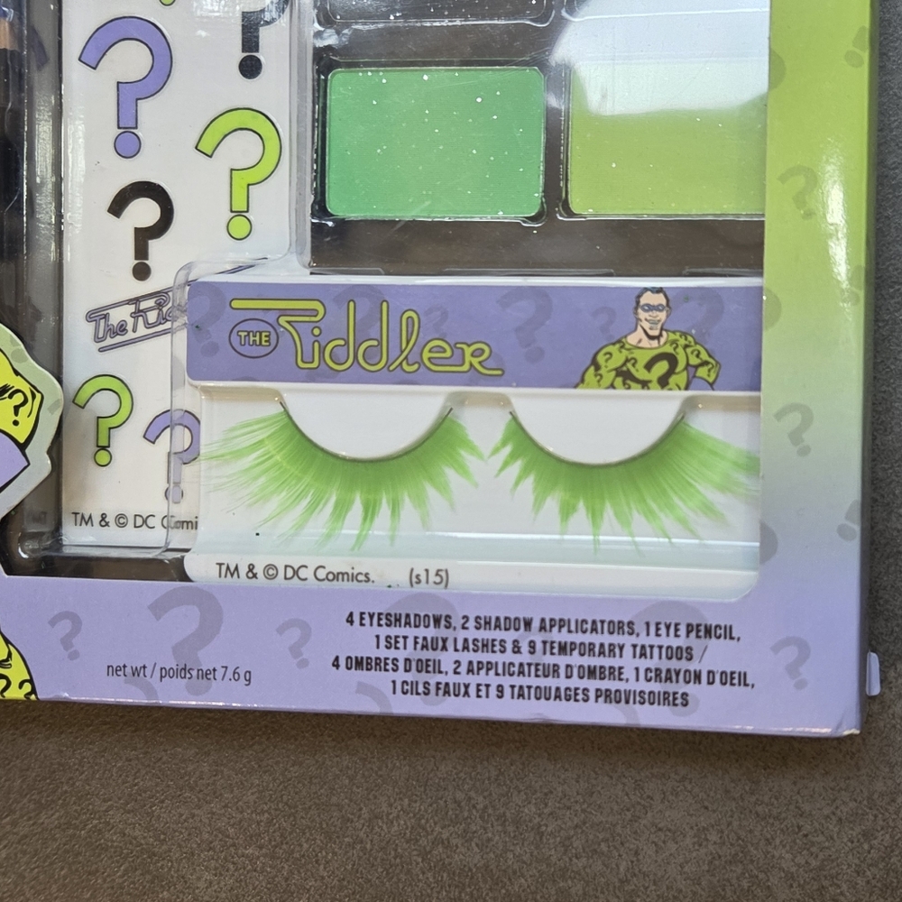 New The Riddler Cosmetic Kit - Picture 3 of 5
